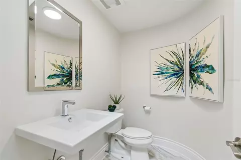 Bath - 136 Devon Dr, Clearwater Beach, FL 33767 photo 9 of 9