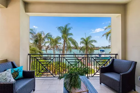 Exterior - 136 Devon Dr, Clearwater Beach, FL 33767 photo 4 of 14