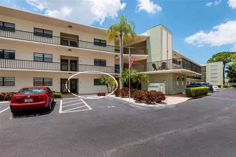 5980 Terrace Park Dr N #108, Saint Petersburg, FL 33709