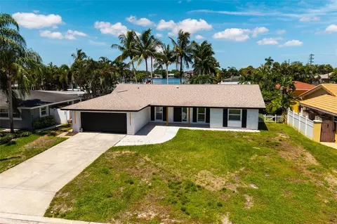 3960 13th Way NE, Saint Petersburg, FL 33703