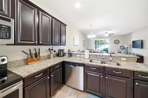 Kitchen - 9477 Trumpet Vine Loop, Trinity, FL 34655 photo 3 of 4
