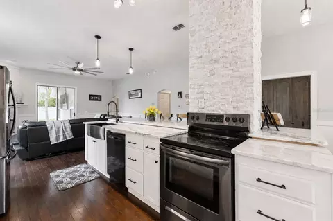 Kitchen - 1701 Keswick Rd, Saint Augustine, FL 32084 photo 7 of 8