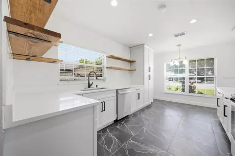 Kitchen - 1705 Cinnabar Ct, Brandon, FL 33510 photo 4 of 5