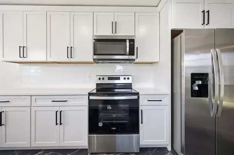 Kitchen - 1705 Cinnabar Ct, Brandon, FL 33510 photo 3 of 5