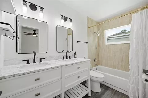 Bath - 1705 Cinnabar Ct, Brandon, FL 33510 photo 1 of 4