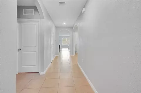 Entry Way - 10213 Golden Light Ct, Riverview, FL 33578 photo 7 of 8
