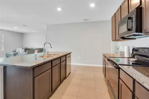Kitchen - 10213 Golden Light Ct, Riverview, FL 33578 photo 2 of 2