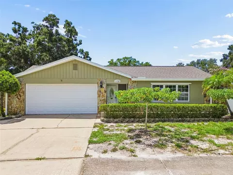 11798 David Ct, Seminole, FL 33778