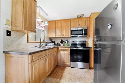 Kitchen - 10949 105th St, Largo, FL 33773 photo 2 of 2