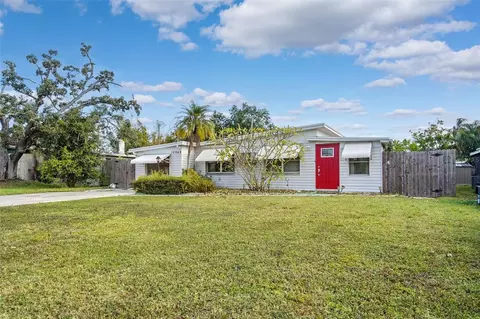 Exterior - 10949 105th St, Largo, FL 33773 photo 2 of 7