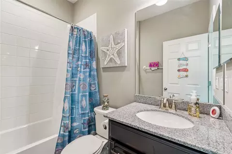 Bath - 18907 Cornuta St, Lutz, FL 33558 photo 8 of 8