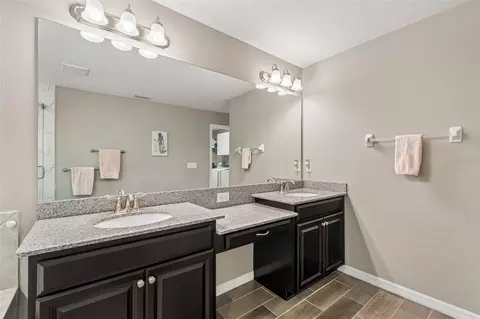 Bath - 18907 Cornuta St, Lutz, FL 33558 photo 3 of 8