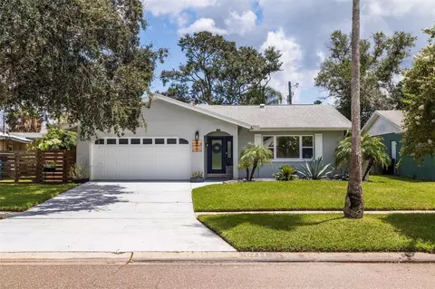 5711 Venetian Blvd NE, Saint Petersburg, FL 33703