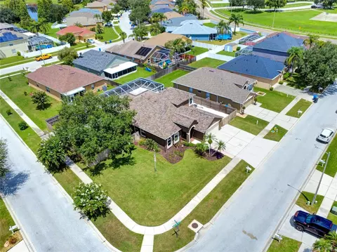 View/Area - 2002 Rain Dance Pl, Brandon, FL 33510 photo 3 of 26
