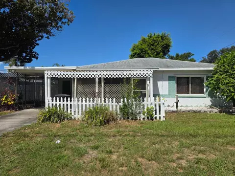2015 58th St S, Gulfport, FL 33707