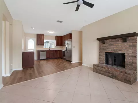 Living - 3116 Indigo Pl, Seffner, FL 33584 photo 4 of 11