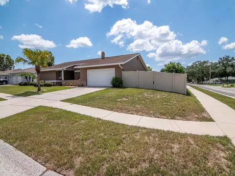 Exterior - 3116 Indigo Pl, Seffner, FL 33584 photo 3 of 24