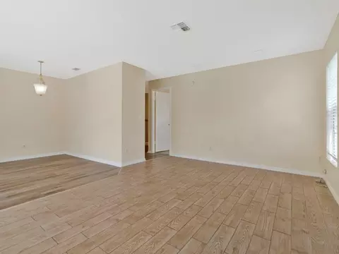Living - 3116 Indigo Pl, Seffner, FL 33584 photo 7 of 11