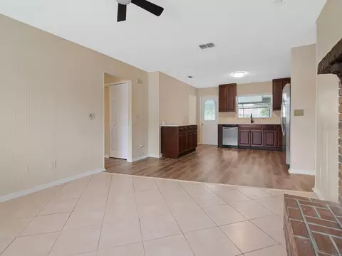 Living - 3116 Indigo Pl, Seffner, FL 33584 photo 3 of 11