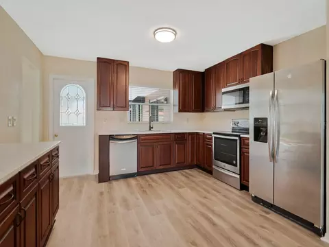 Kitchen - 3116 Indigo Pl, Seffner, FL 33584 photo 1 of 3