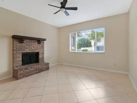 Living - 3116 Indigo Pl, Seffner, FL 33584 photo 1 of 11