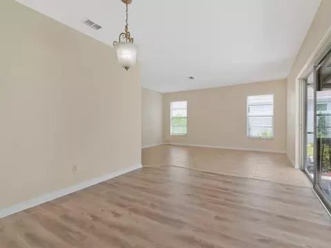 Living - 3116 Indigo Pl, Seffner, FL 33584 photo 6 of 11