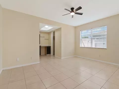 Living - 3116 Indigo Pl, Seffner, FL 33584 photo 11 of 11