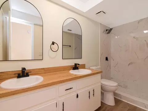Bath - 3116 Indigo Pl, Seffner, FL 33584 photo 4 of 4