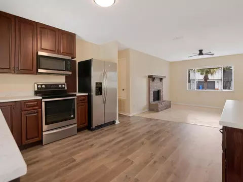 Kitchen - 3116 Indigo Pl, Seffner, FL 33584 photo 3 of 3