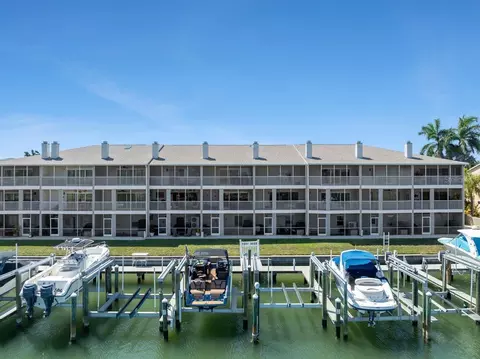 521 Pinellas Bayway S #105, Tierra Verde, FL 33715