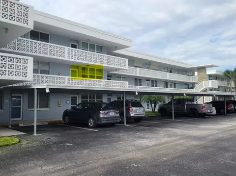 4880 Locust St NE #235, Saint Petersburg, FL 33703