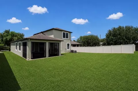 Exterior - 11510 Scarlet Ibis Pl, Riverview, FL 33569 photo 7 of 13