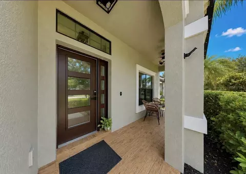 Exterior - 11510 Scarlet Ibis Pl, Riverview, FL 33569 photo 4 of 13