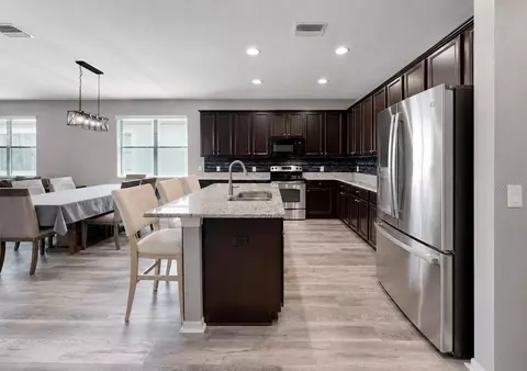 Kitchen - 11510 Scarlet Ibis Pl, Riverview, FL 33569 photo 4 of 5