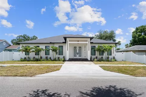 Exterior - 2914 W Walnut St, Tampa, FL 33607 photo 7 of 8