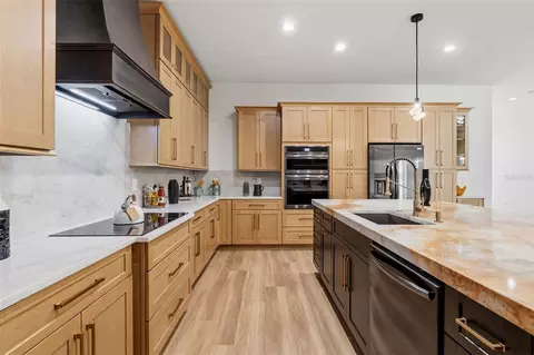 Kitchen - 2914 W Walnut St, Tampa, FL 33607 photo 8 of 14