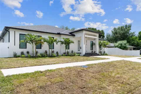 Exterior - 2914 W Walnut St, Tampa, FL 33607 photo 2 of 8
