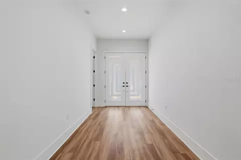 Entry Way - 2914 W Walnut St, Tampa, FL 33607 photo 1 of 1
