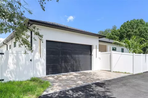 Exterior - 2914 W Walnut St, Tampa, FL 33607 photo 8 of 8