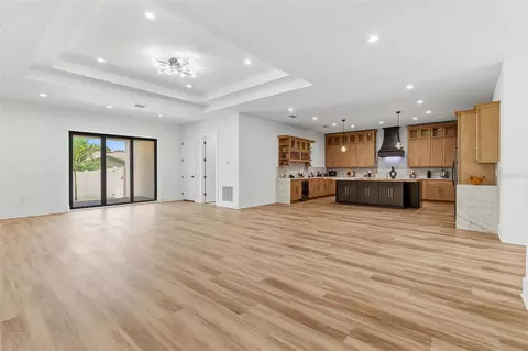 Living - 2914 W Walnut St, Tampa, FL 33607 photo 1 of 5