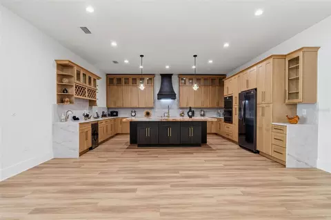 Kitchen - 2914 W Walnut St, Tampa, FL 33607 photo 3 of 14