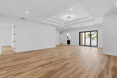 Living - 2914 W Walnut St, Tampa, FL 33607 photo 5 of 5
