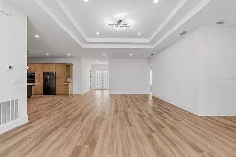 Living - 2914 W Walnut St, Tampa, FL 33607 photo 3 of 5