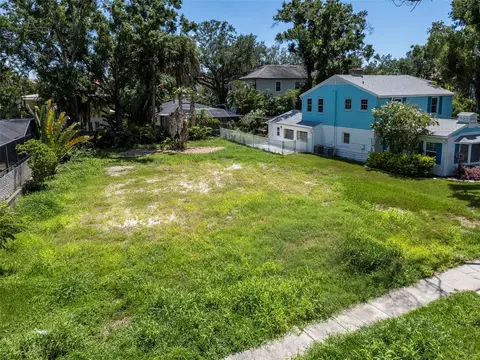 641 Geneva Pl, Tampa, FL 33606