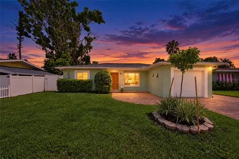 1424 Corey Way S, South Pasadena, FL 33707