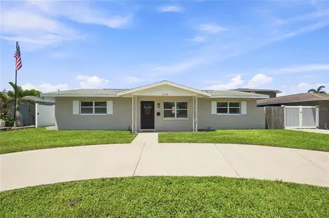 933 41st Ave NE, Saint Petersburg, FL 33703
