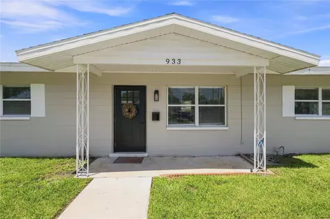 933 41st Ave NE, Saint Petersburg, FL 33703
