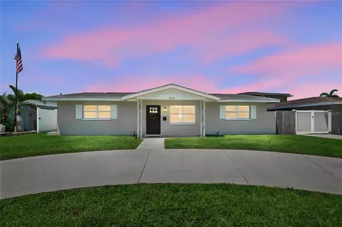 933 41st Ave NE, Saint Petersburg, FL 33703