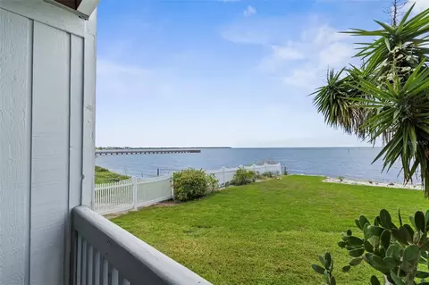 800 Bahia Del Sol Dr #A, Ruskin, FL 33570