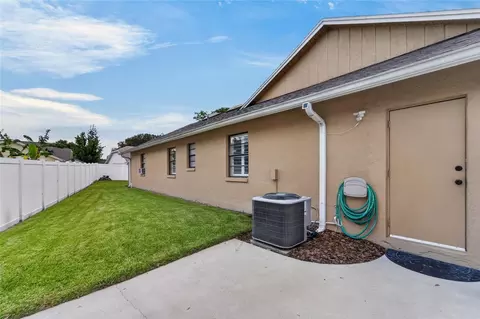 Exterior - 2317 Eagle Bluff Dr, Valrico, FL 33596 photo 10 of 16